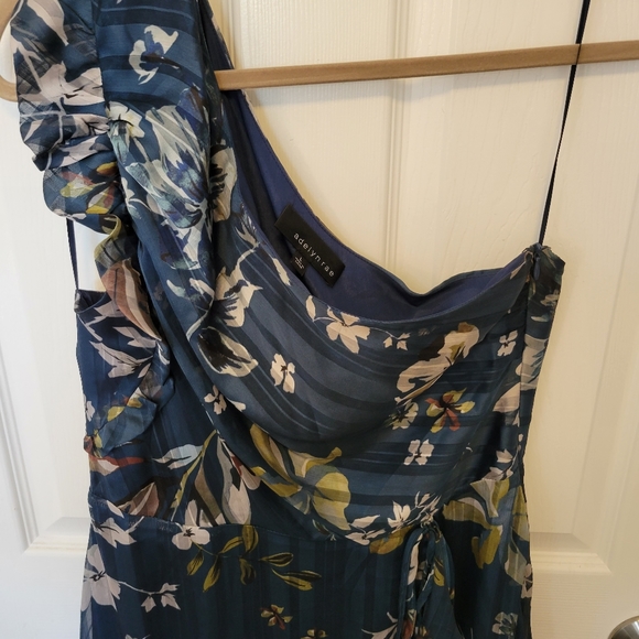 Lulu's one shoulder floral ruffle dress - Picture 2 of 5